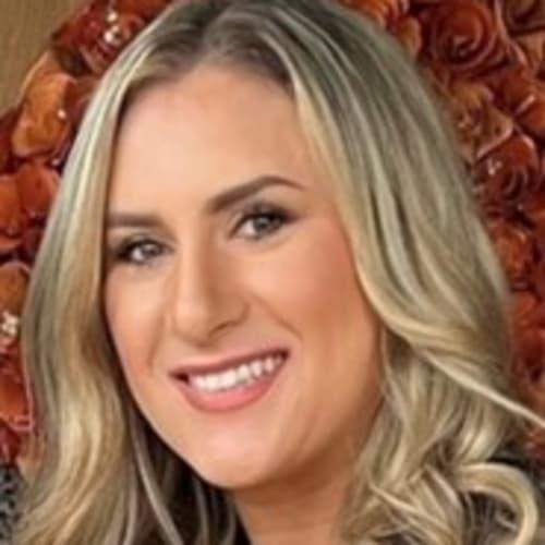 Lauren Marie Voltaggio, APN,  MSN,  FNP-C