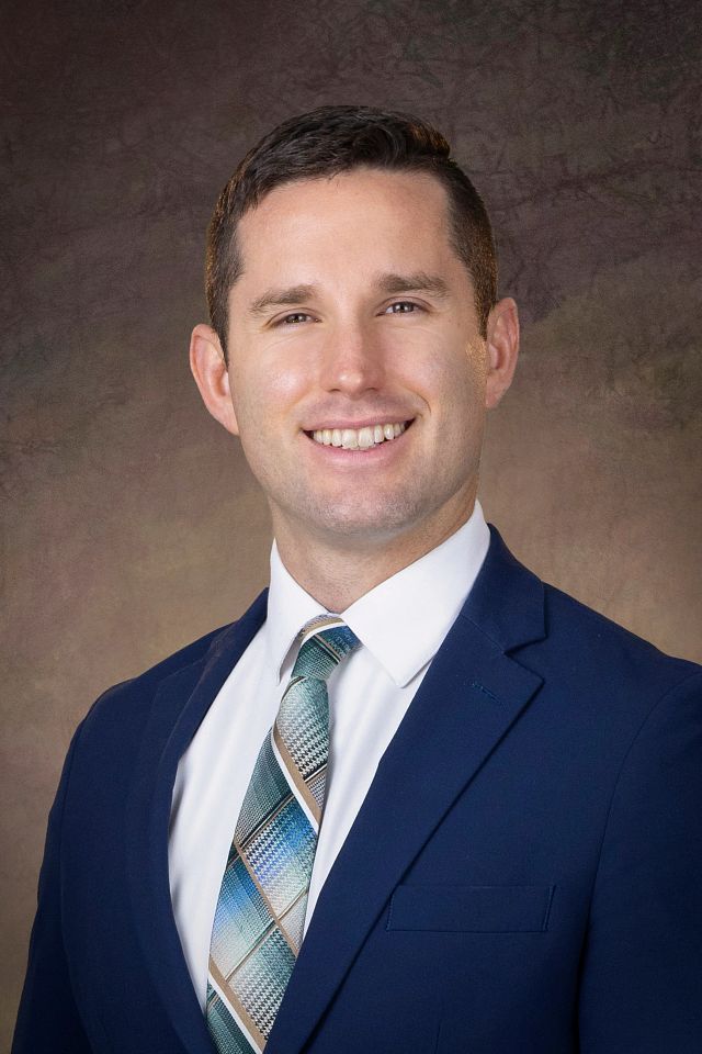 Daniel R Burczak