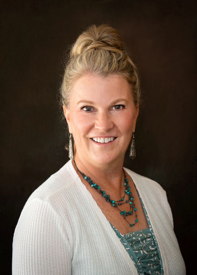 Erica J Krause-Wagner