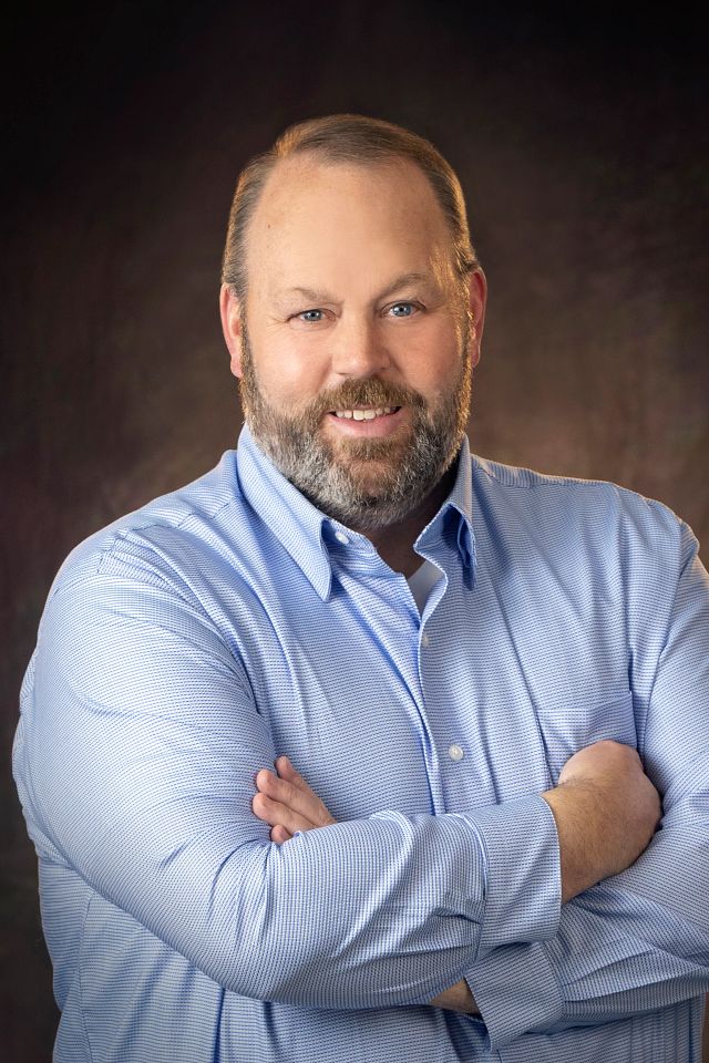 Aaron J Lautenschlager