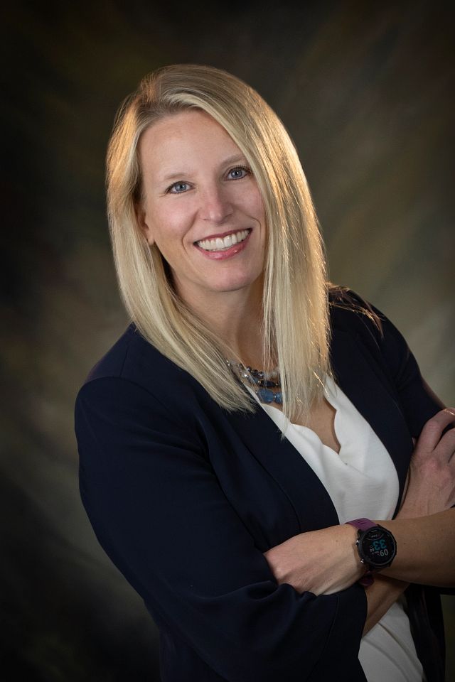 Julie E Thomas, PA-C