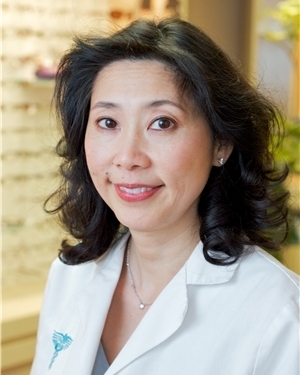Photo of Lynne D. Louie Luu, OD