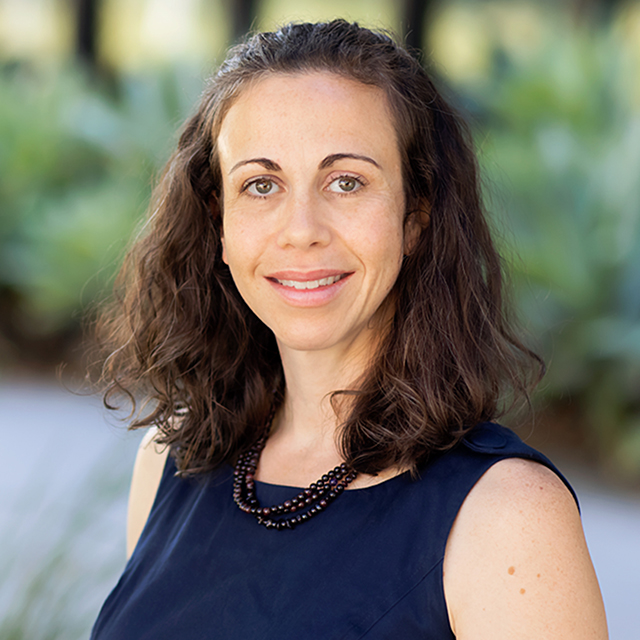 B. Shoshana Zha